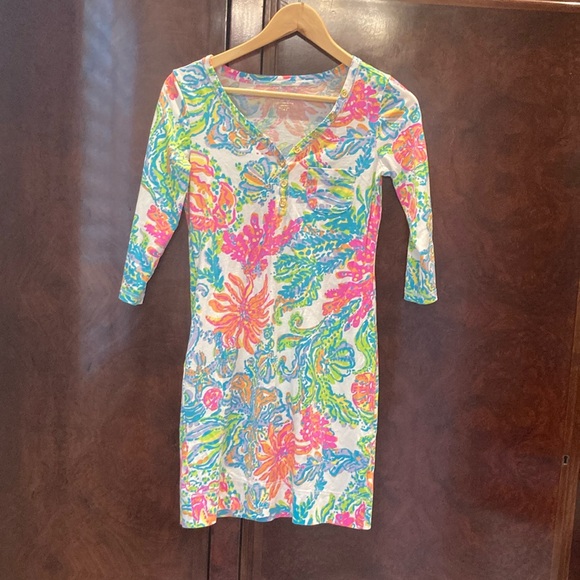 Lilly Pulitzer Dresses & Skirts - Lilly Pulitzer Multicolor Palmetto T-shirt Dress V-Neck 3/4 Sleeve Gold Buttons